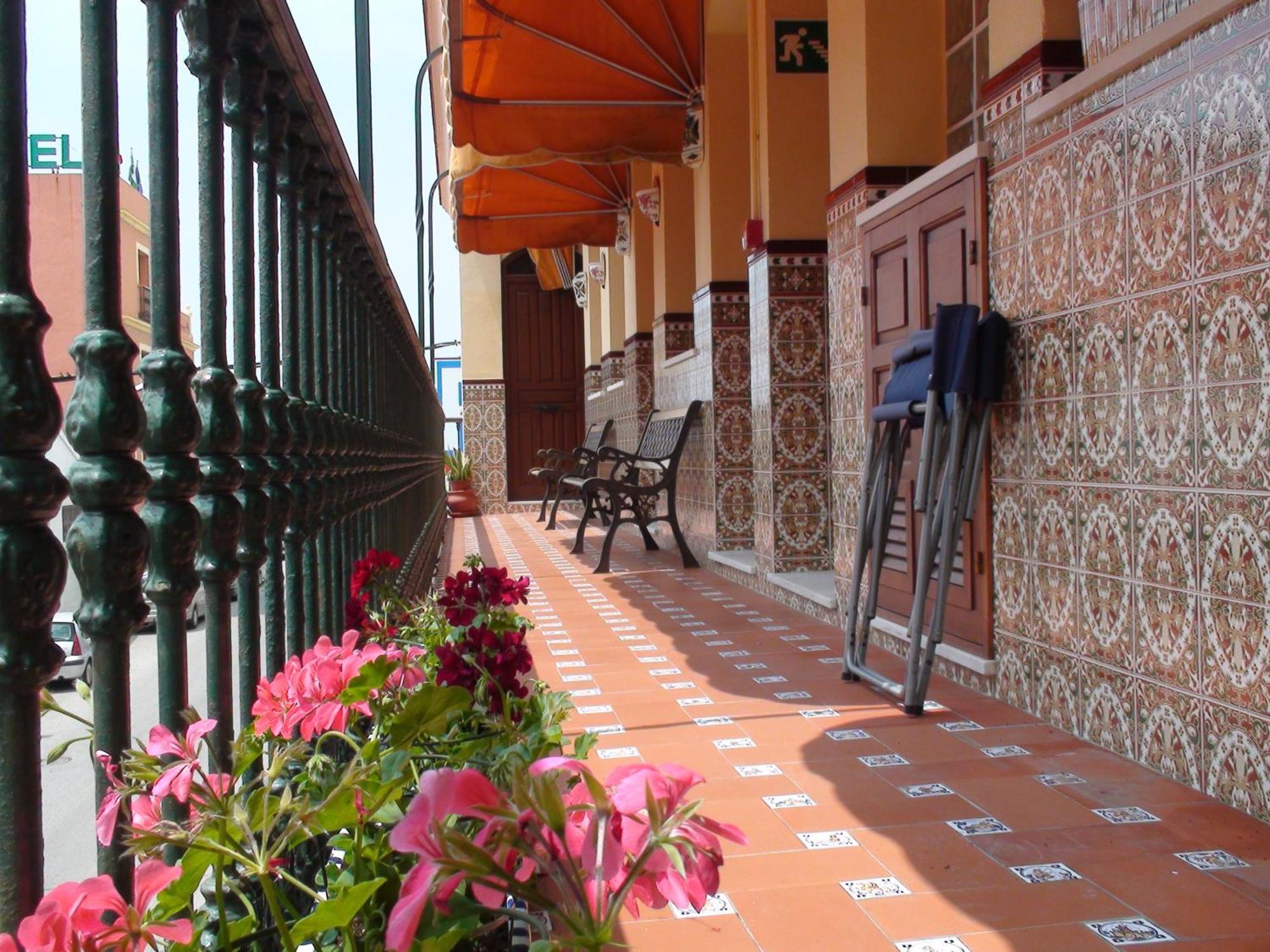 Hostal Tarik Hotel Tarifa Exterior photo